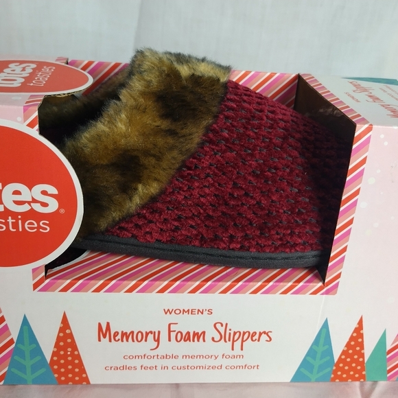 Totes Toasties Women' s Memory Foam Slippers XL ( 9/10) Wine Faux Fur NEW IN BOX - Picture 2 of 10